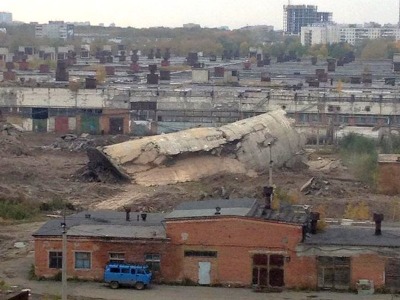 В Тюмени рухнула старая водонапорная башня